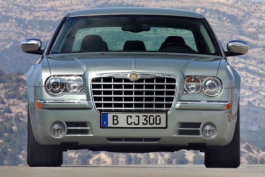 5 причин покупать и не покупать Chrysler 300C I