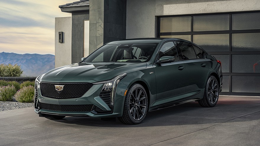 Cadillac CT5-V и Blackwing обновились вслед за обычным седаном и получили табло на 33 дюйма