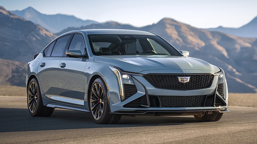 Cadillac CT5-V Blackwing получил доработанную подвеску и карбон-керамические тормоза